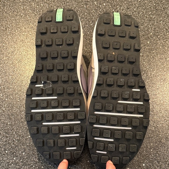 Nike Cream and Purple Sneakers - size 9 - Picture 5 of 5